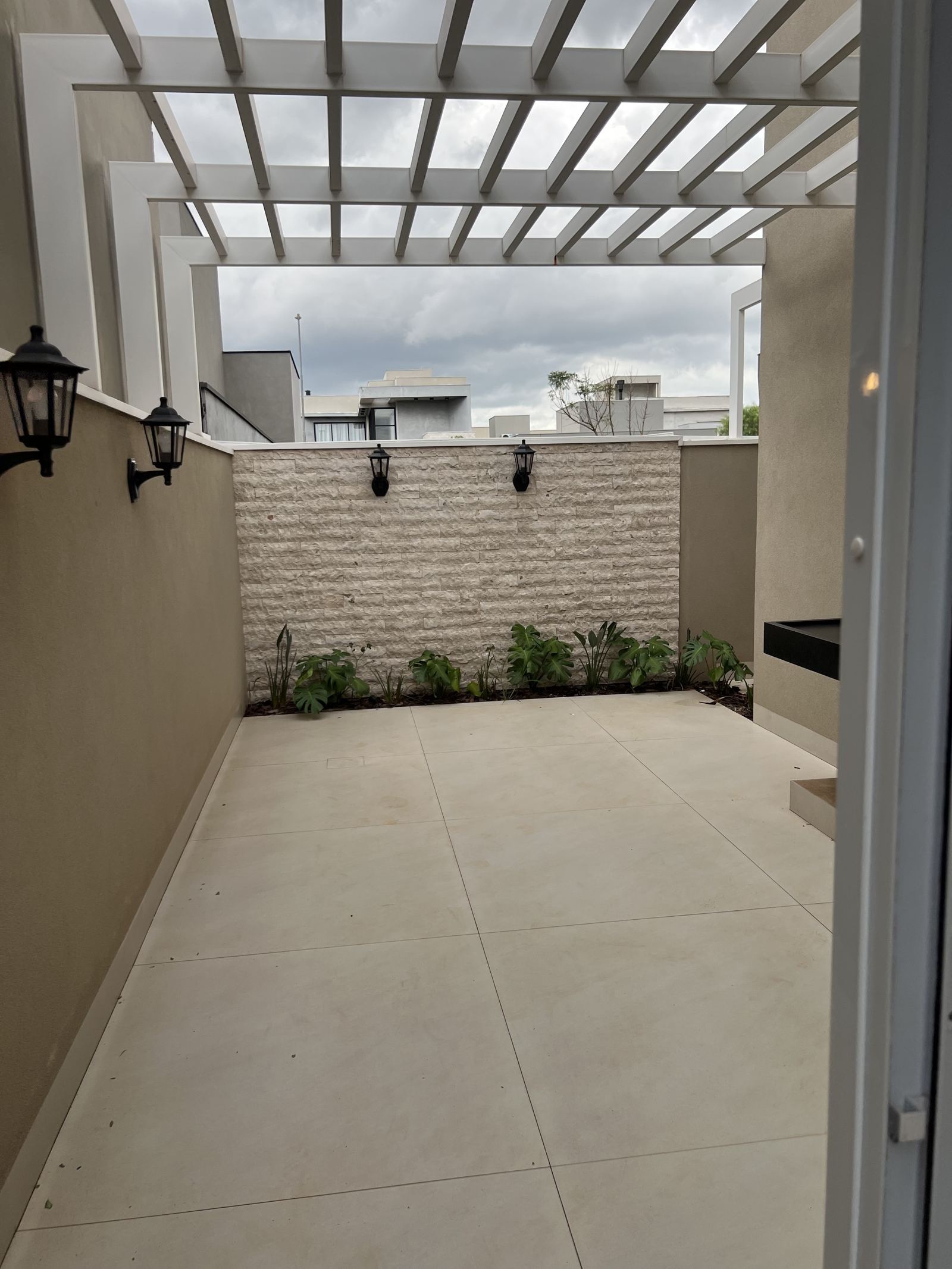 Casa Vivendas da Mata — área externa e churrasqueira